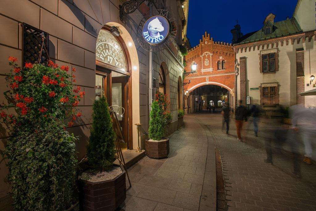 Hotel Polski Pod Bialym Orlem Krakow Exterior photo The entrance to the museum